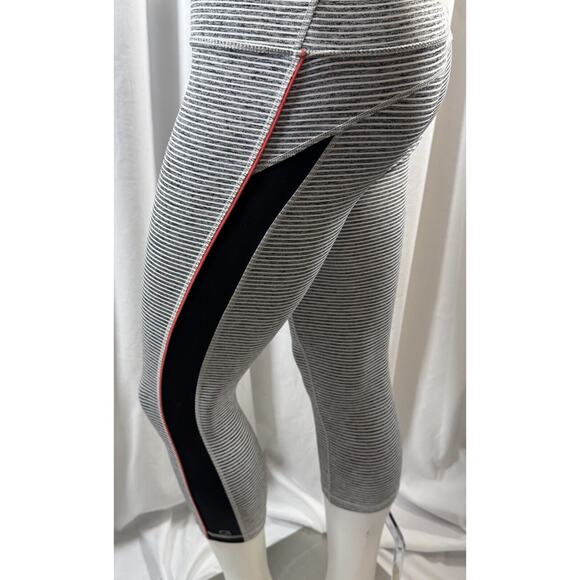 Gap GapFit gFast Striped leggings, Black, White & Red, Sz: M, 73-08 - Picture 4 of 16